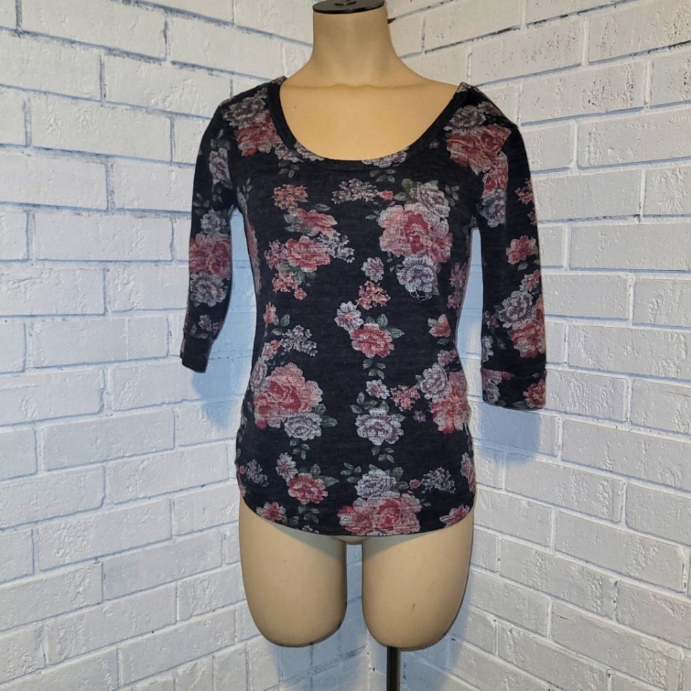 No Boundaries Black Floral Long Sleeve Scoop Neck Tee